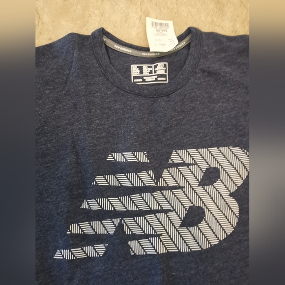 New Balance Blue Sweatshirt - Picture 2 of 4